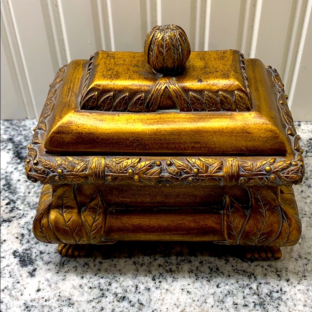 Luxurious Porcelain Jewelry Box ⭐️